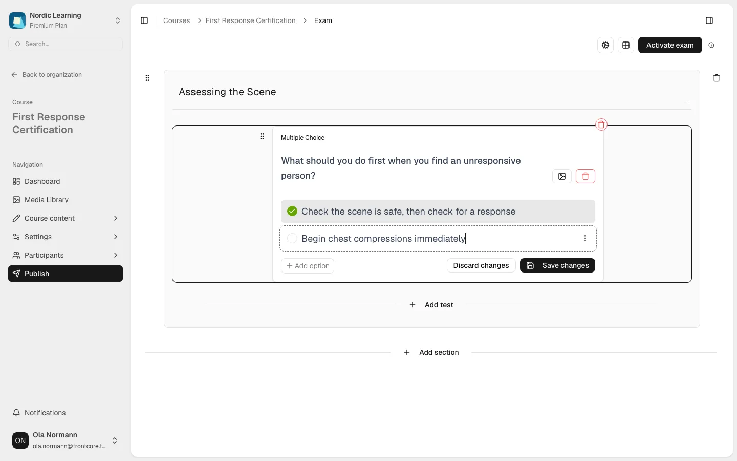A Multiple Choice question filled in, with one correct option checked and Discard changes / Save changes buttons visible